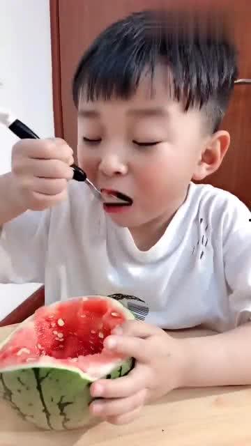 网红吃瓜多人,揭秘多面人生背后的真相