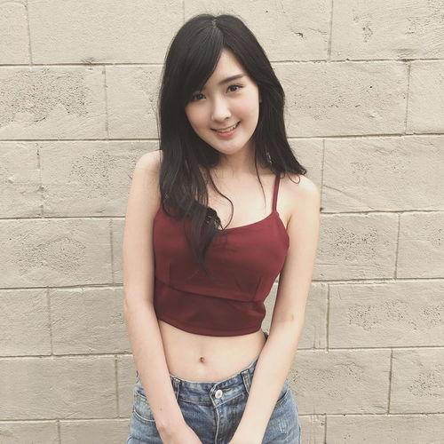 细腰网红女吃瓜,揭秘娱乐圈幕后真相