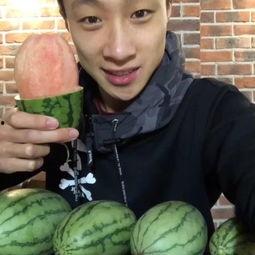 内蒙古网红吃瓜事件视频,揭秘网络舆论背后的真相  第1张