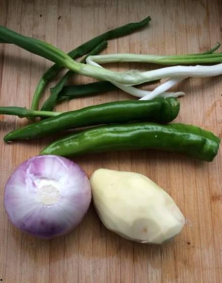 新疆网红甜心宝贝吃瓜  第2张